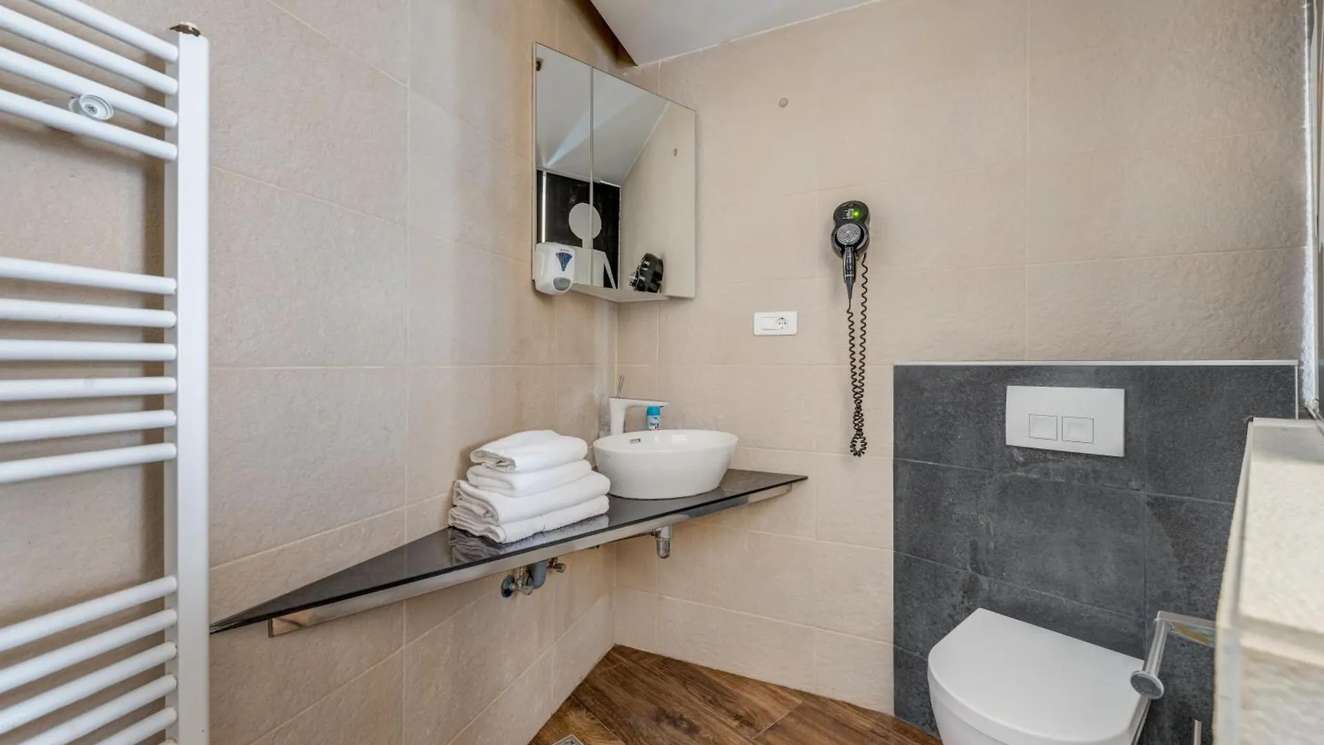 Versi & Note Luxury Rooms Split 4*,